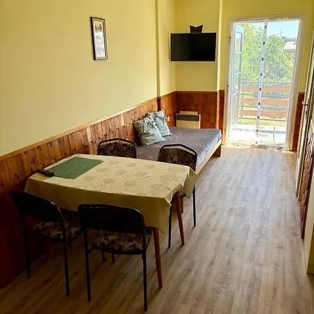 Konukevi Privat Smidova Petra 3*